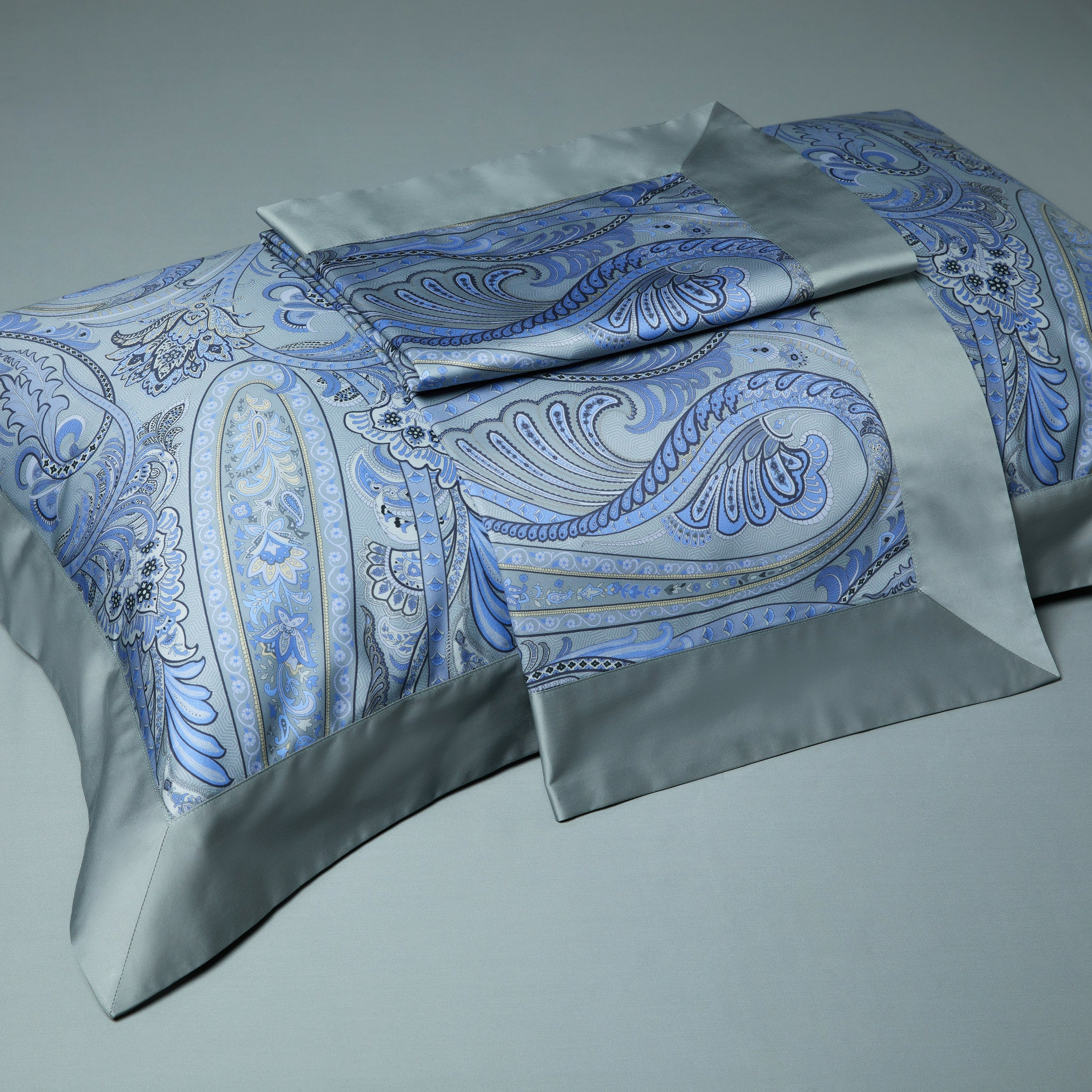 NORA ITALIAN COTTON BEDDING SET