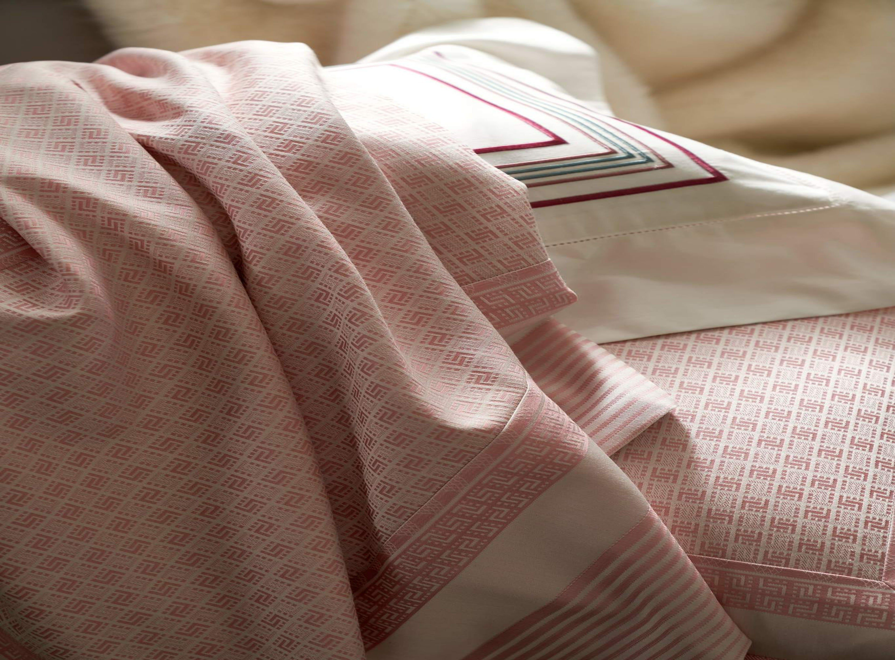 BOTANICA PINK BEDDING SET