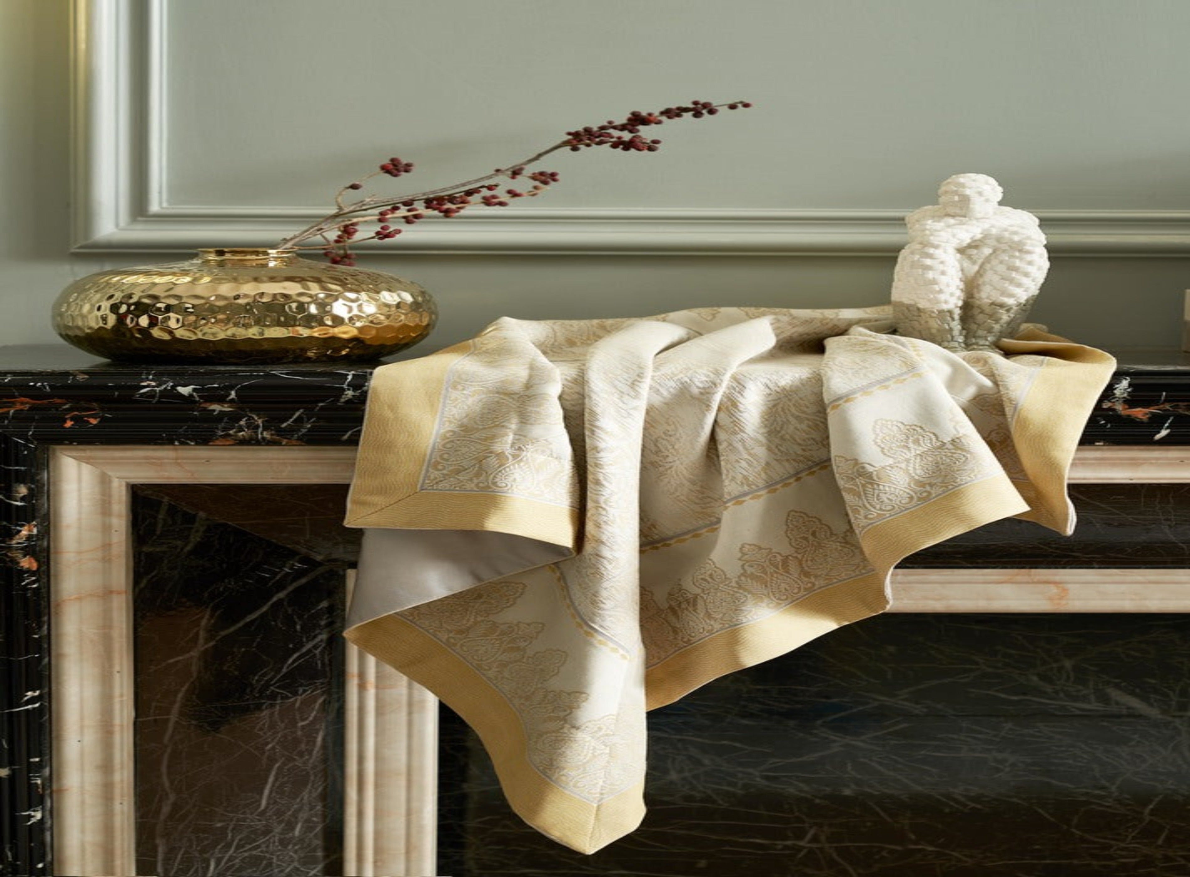 BOTANICA YELLOW BEDDING SET