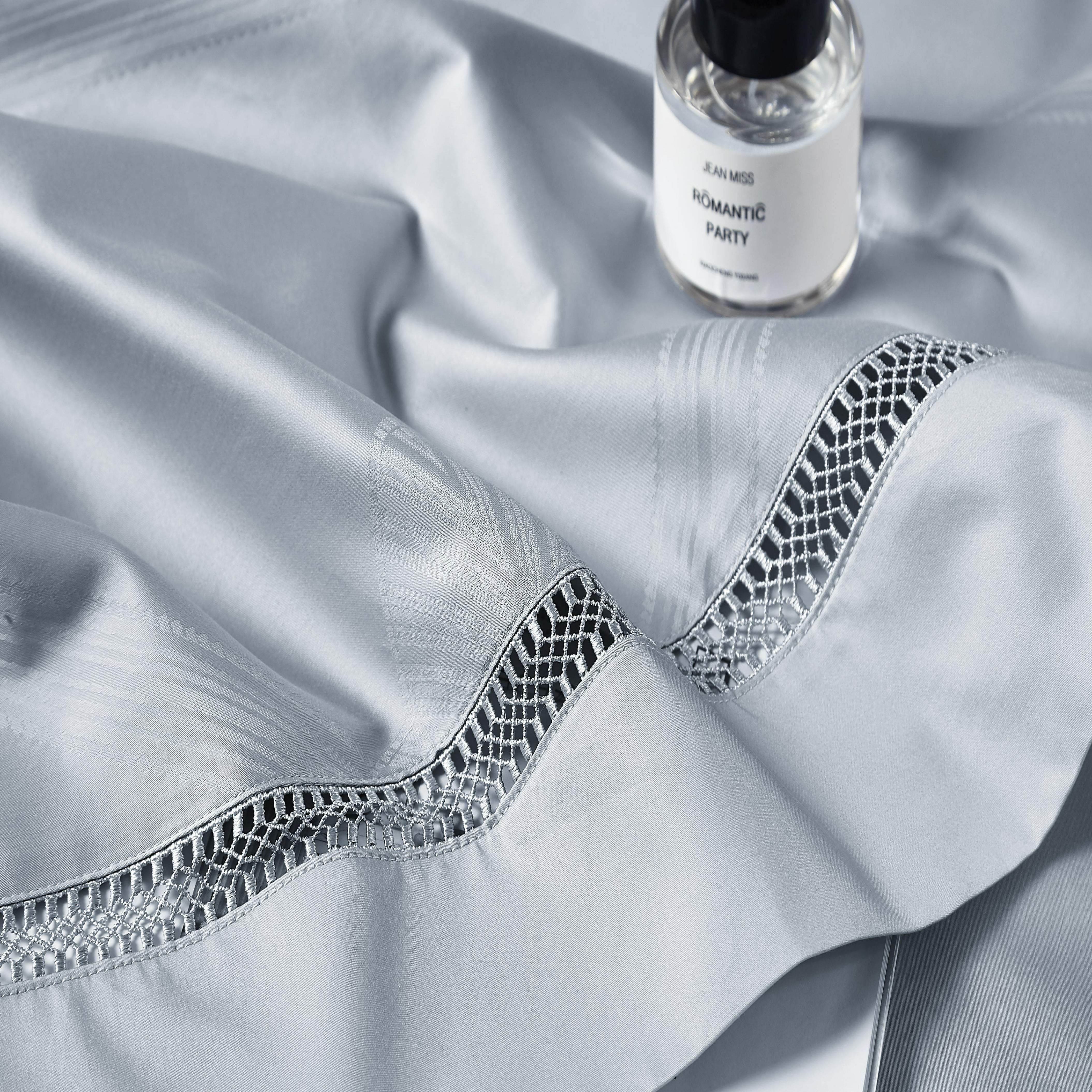 CARNABY EGYPTIAN COTTON BEDDING SET